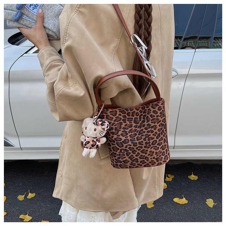 Túi Size Nhỏ Da Báo Phù Hợp Đi Chơi Dạo Phố - tt251131