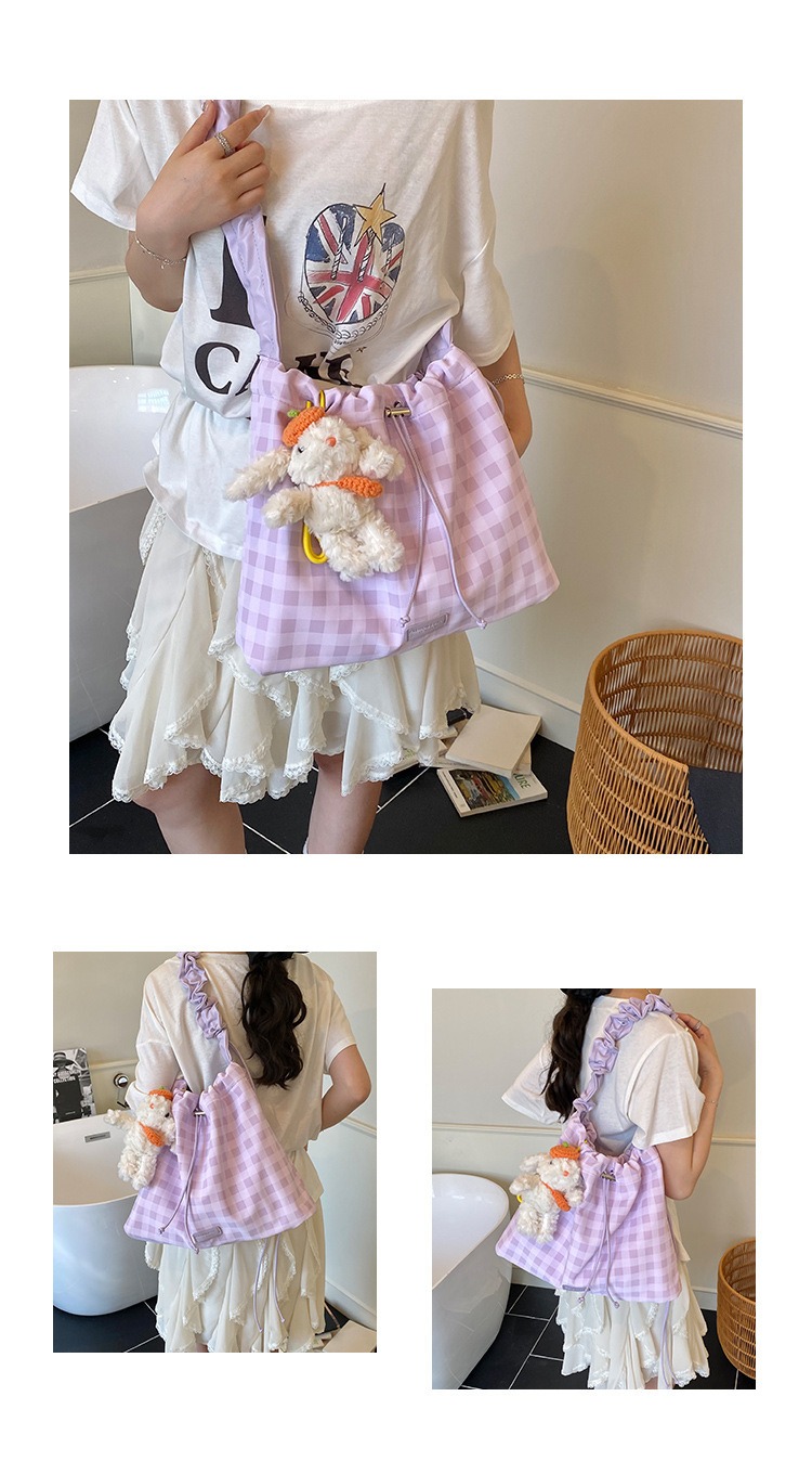 Túi Đeo Chéo Đeo Vai Caro mix Charm Thỏ Dễ Thương - tt250713