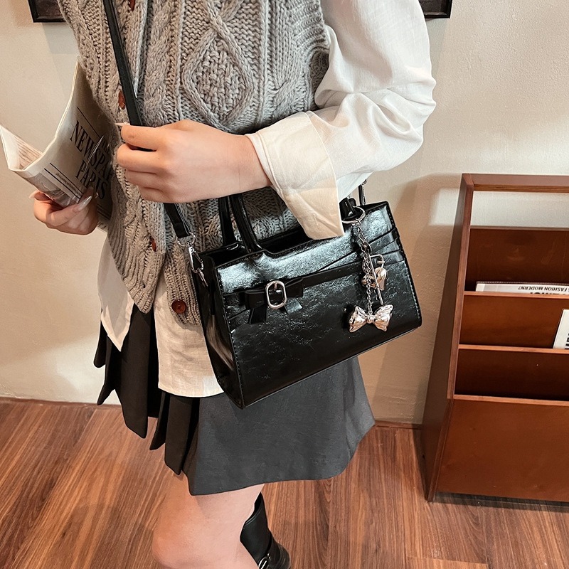 Túi Cầm Tay Sang Chảnh Có Dây Đeo Chéo Tùy Chỉnh - tt250708