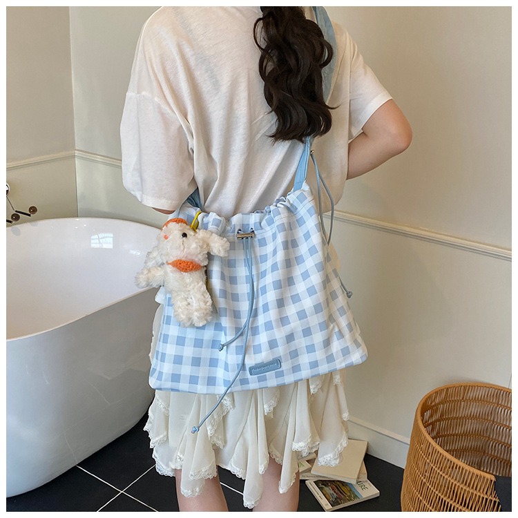 Túi Đeo Chéo Đeo Vai Caro mix Charm Thỏ Dễ Thương - tt250713