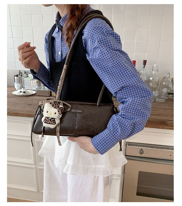 Túi Kẹp Nách Giúp Outfit Thêm Nổi Bật - tt251243