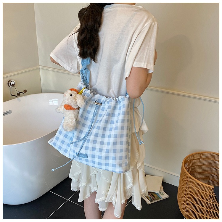 Túi Đeo Chéo Đeo Vai Caro mix Charm Thỏ Dễ Thương - tt250713