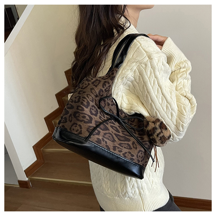 Túi Da Beo Size Vừa Phong Cách Trẻ Trung - tt251249