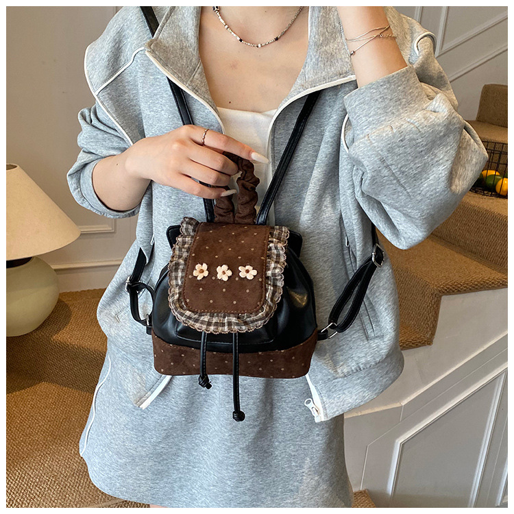 Balo Size Nhỏ Gọn Nhẹ Phù Hợp Đi Chơi Đi Dạo - tt251057