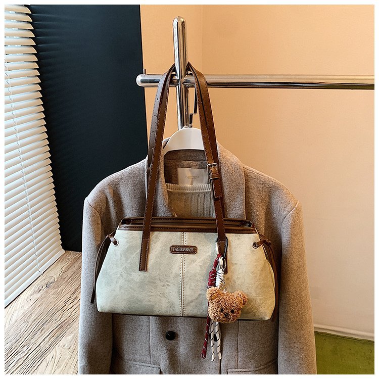 Túi Kẹp Nách Thời Trang Hiện Đại - tt251239