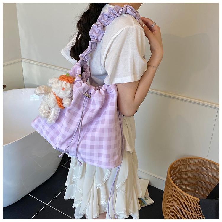Túi Đeo Chéo Đeo Vai Caro mix Charm Thỏ Dễ Thương - tt250713