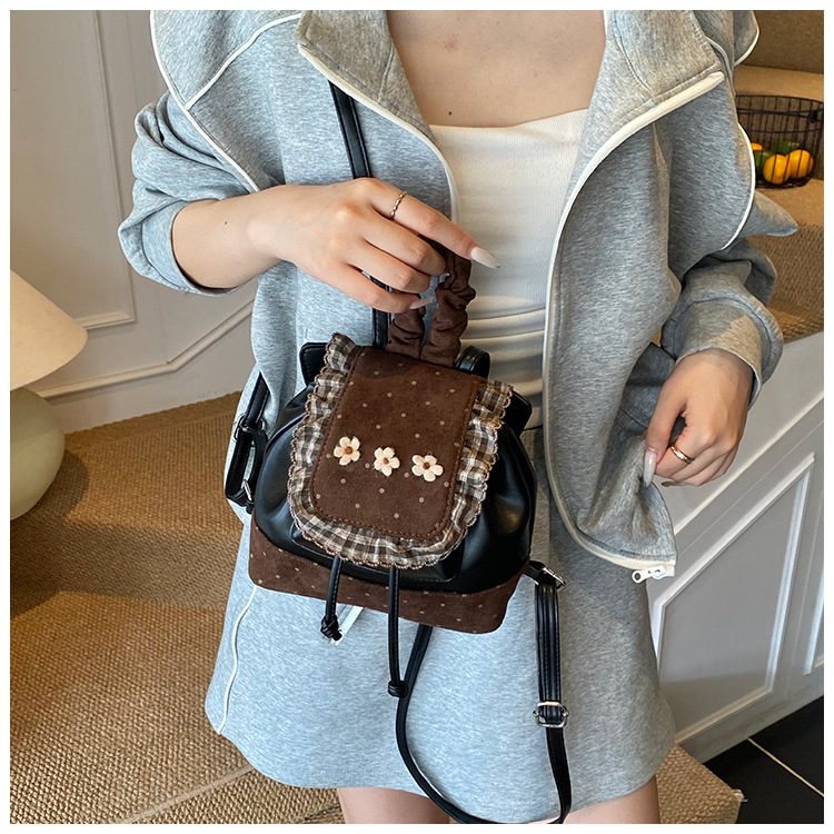 Balo Size Nhỏ Gọn Nhẹ Phù Hợp Đi Chơi Đi Dạo - tt251057