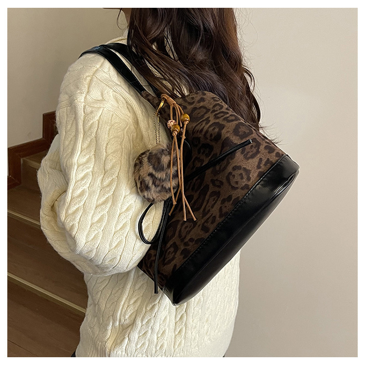 Túi Da Beo Size Vừa Phong Cách Trẻ Trung - tt251249