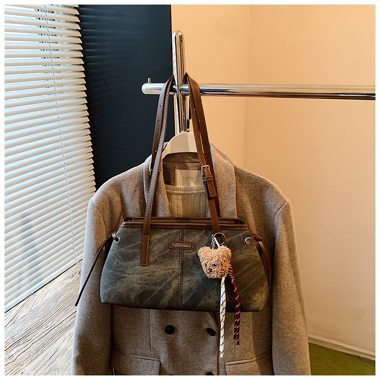 Túi Kẹp Nách Thời Trang Hiện Đại - tt251239