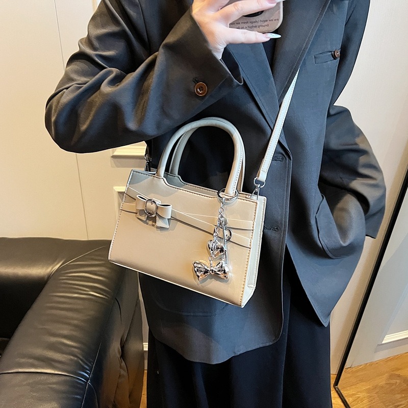 Túi Cầm Tay Sang Chảnh Có Dây Đeo Chéo Tùy Chỉnh - tt250708