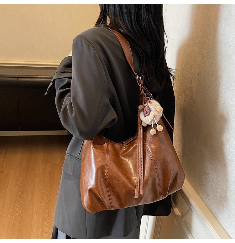 Túi Size Vừa Kẹp Nách Cá Tính - tt251145