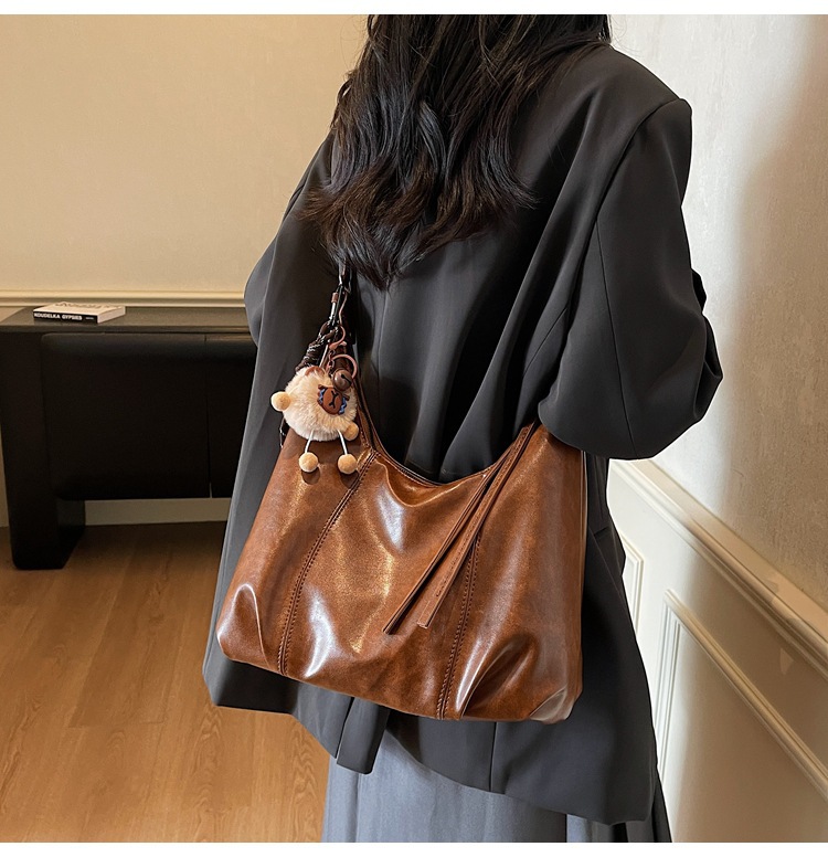 Túi Size Vừa Kẹp Nách Cá Tính - tt251145