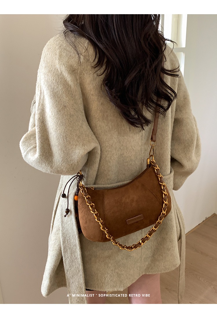 Túi Nữ Size Vừa Có Dây Đeo Tiện Lợi Khi Di Chuyển - tt251279