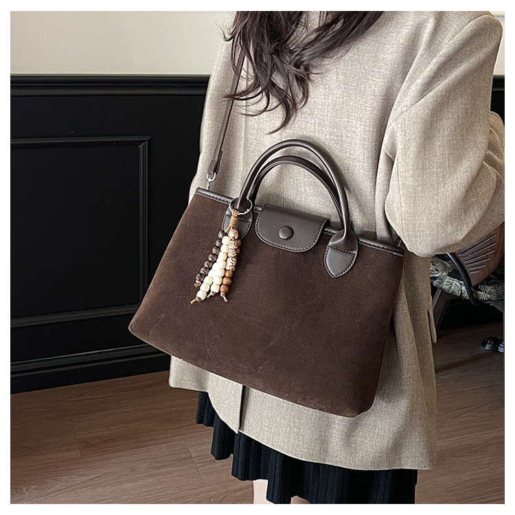 Túi Da Lộn Mềm Mại Mang Lại Cảm Giác Sang Trọng - tt251074