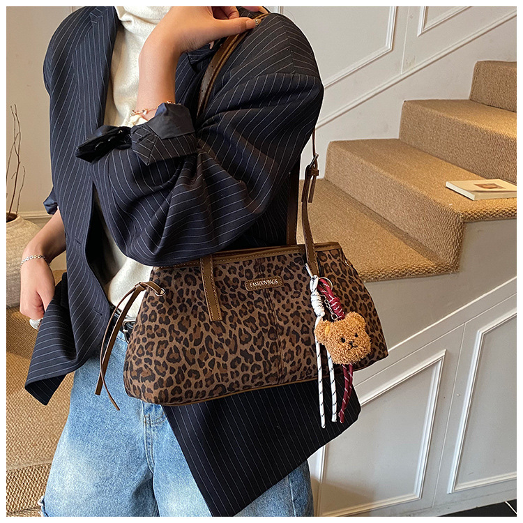 Túi Kẹp Nách Nhẹ Nhàng Gọn Gàng - tt251213