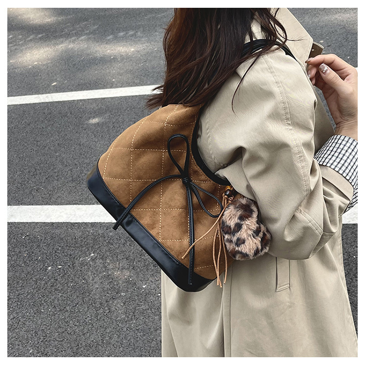 Túi Da Beo Size Vừa Phong Cách Trẻ Trung - tt251249