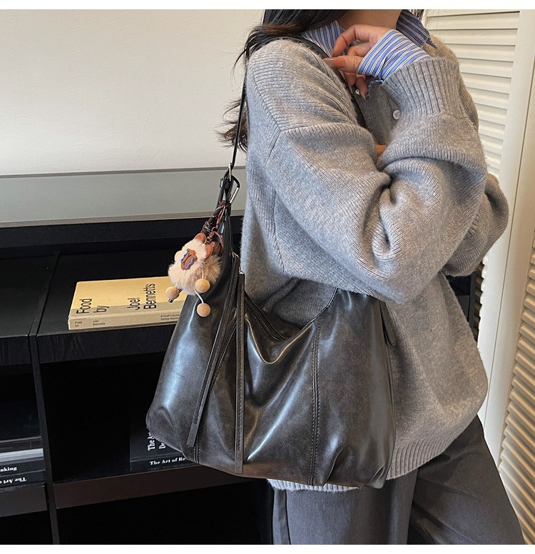 Túi Size Vừa Kẹp Nách Cá Tính - tt251145