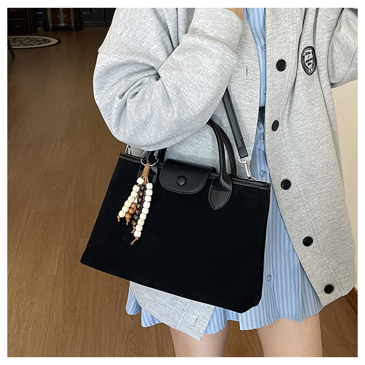 Túi Da Lộn Mềm Mại Mang Lại Cảm Giác Sang Trọng - tt251074