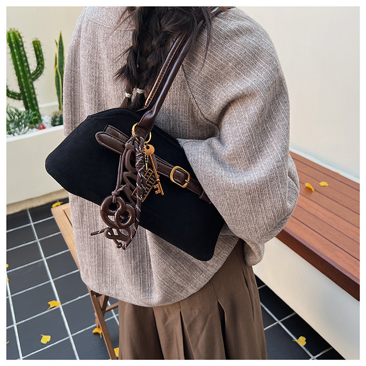 Túi Đeo Kẹp Nách Thời Trang Hiện Đại - tt251021