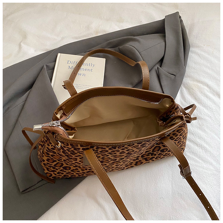 Túi Kẹp Nách Nhẹ Nhàng Gọn Gàng - tt251213