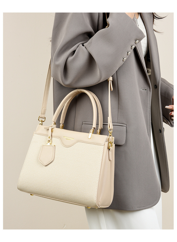 Túi Size Vừa Sang Chảnh Qúy Phái - t251237