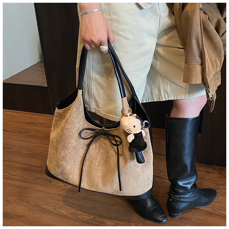 Túi Da Lộn Size To Đeo Vai Thoải Mái Dễ Sử Dụng - tt251061