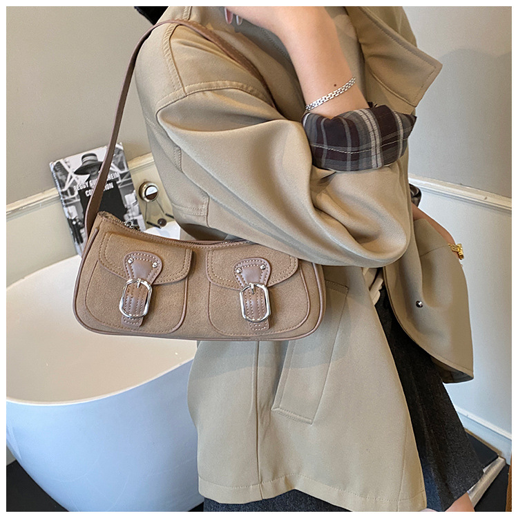 Túi Size Nhỏ Đeo Chéo Nhẹ Nhàng Dạo Phố Đi Làm - tt251055