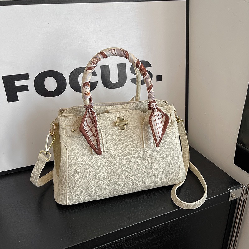 Túi Xách Size Vừa Gọn Gàng Sang Xịn - tt260426