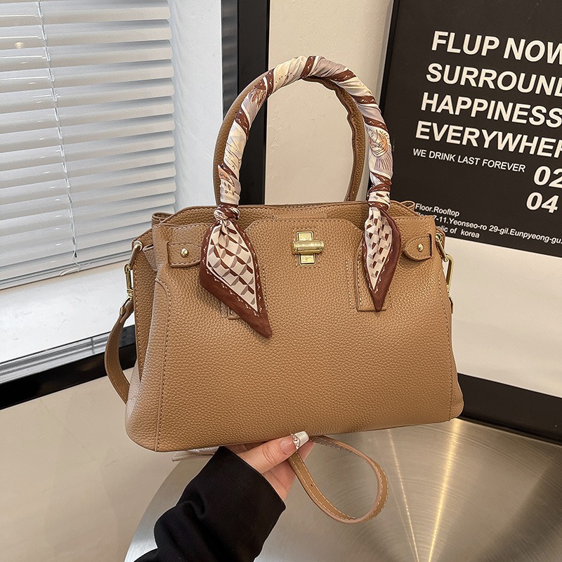 Túi Xách Size Vừa Gọn Gàng Sang Xịn - tt260426