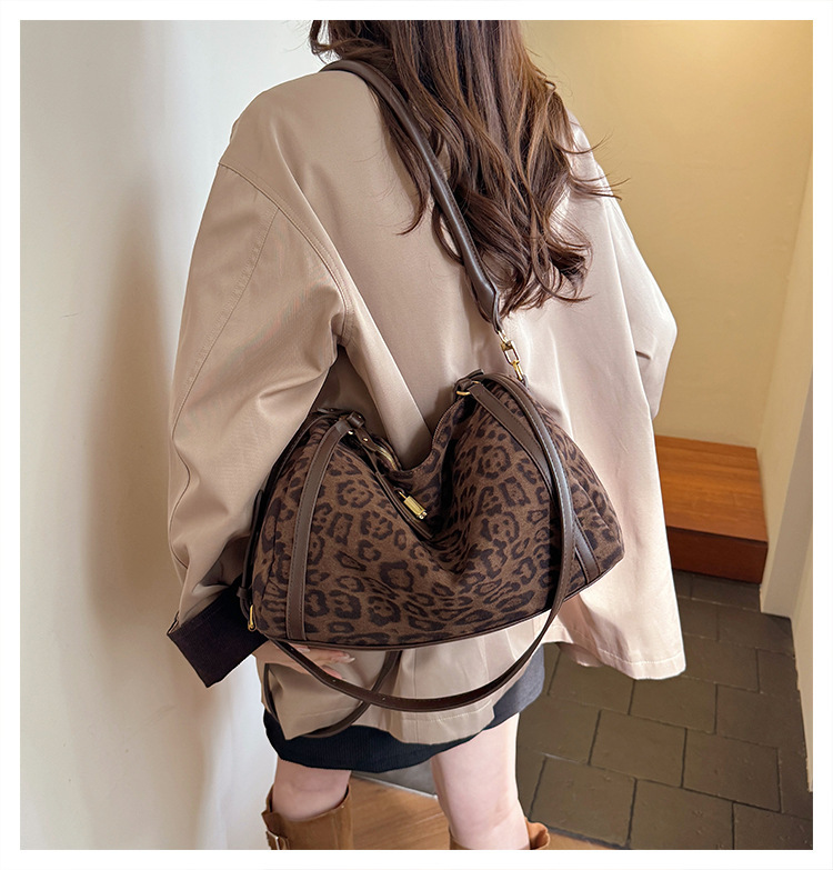 Túi Vai Da Báo Size To Gu Cá Tính - tt251141