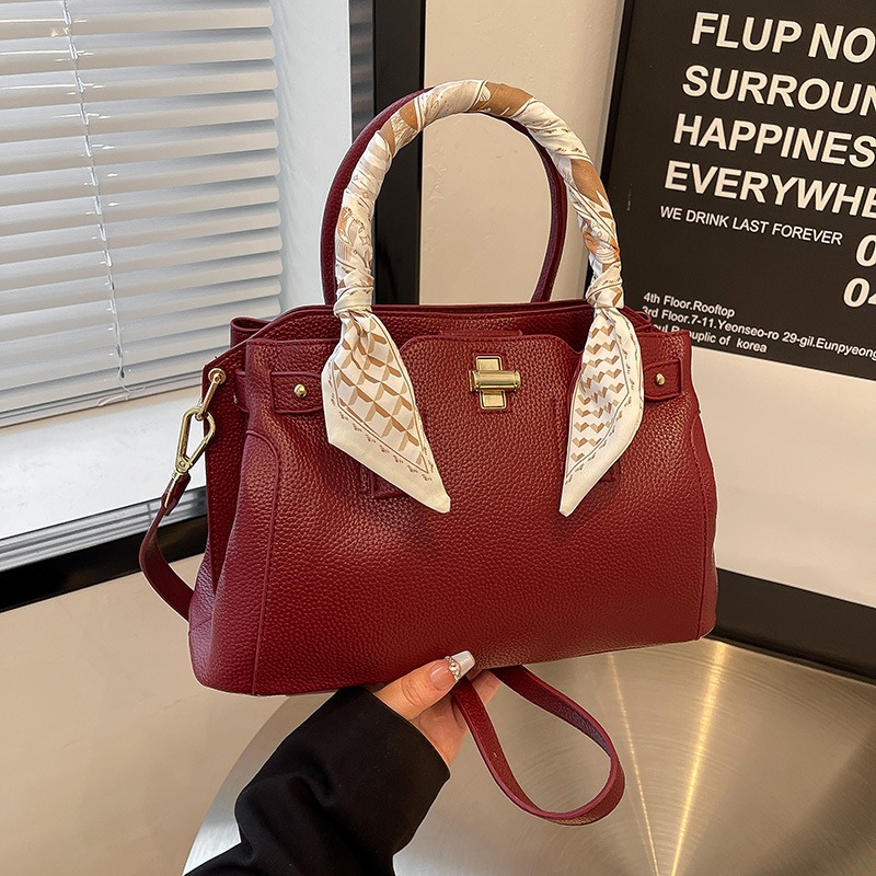 Túi Xách Size Vừa Gọn Gàng Sang Xịn - tt260426