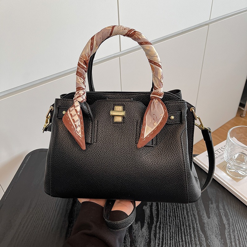 Túi Xách Size Vừa Gọn Gàng Sang Xịn - tt260426