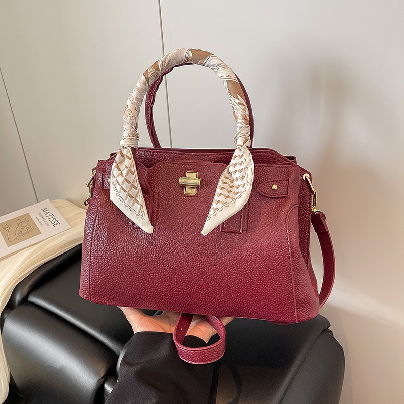 Túi Xách Size Vừa Gọn Gàng Sang Xịn - tt260426