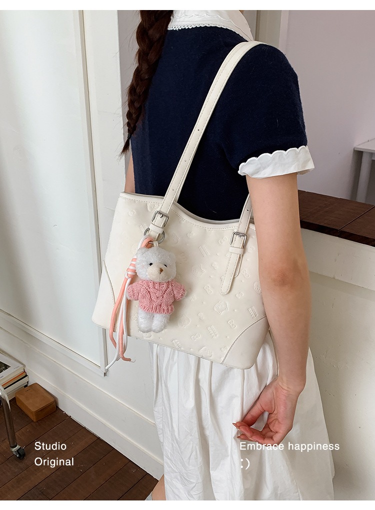 Túi Xách Size Vừa Đựng Đồ Thoải Mái - tt250346