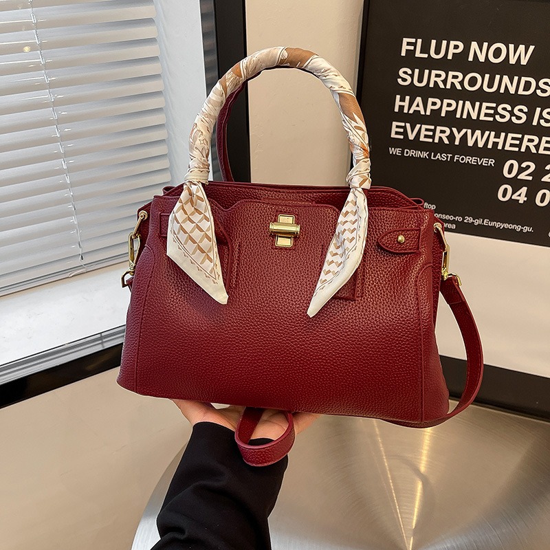 Túi Xách Size Vừa Gọn Gàng Sang Xịn - tt260426