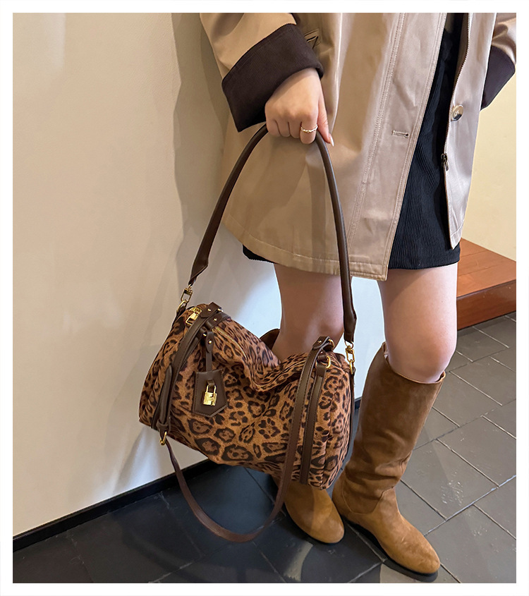 Túi Vai Da Báo Size To Gu Cá Tính - tt251141