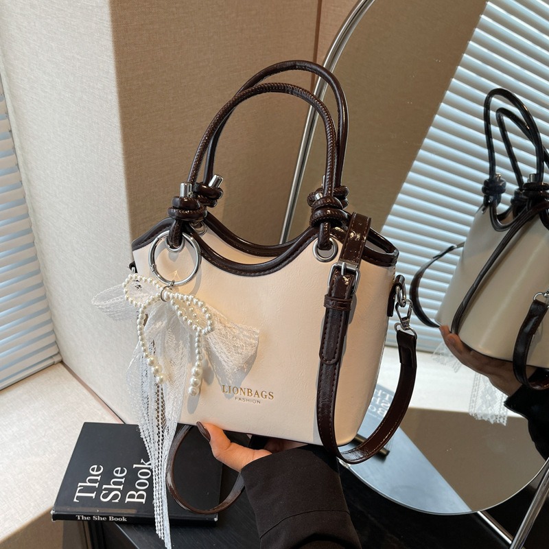 Túi Xách Xinh Xắn Đeo Chéo - Cầm Tay - tt250914