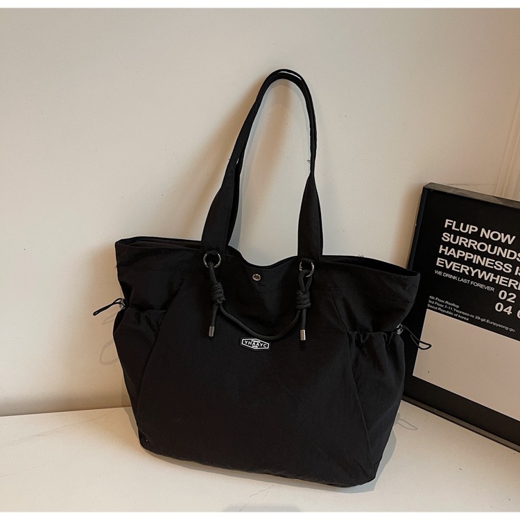 Túi Xách Size To Chất Dù Rộng Rãi Tiện Lợi tt260408