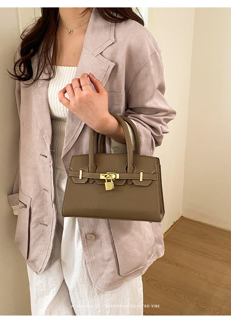 Túi Xách Size Nhỏ Nhỏ Mà Có Võ - tt260407