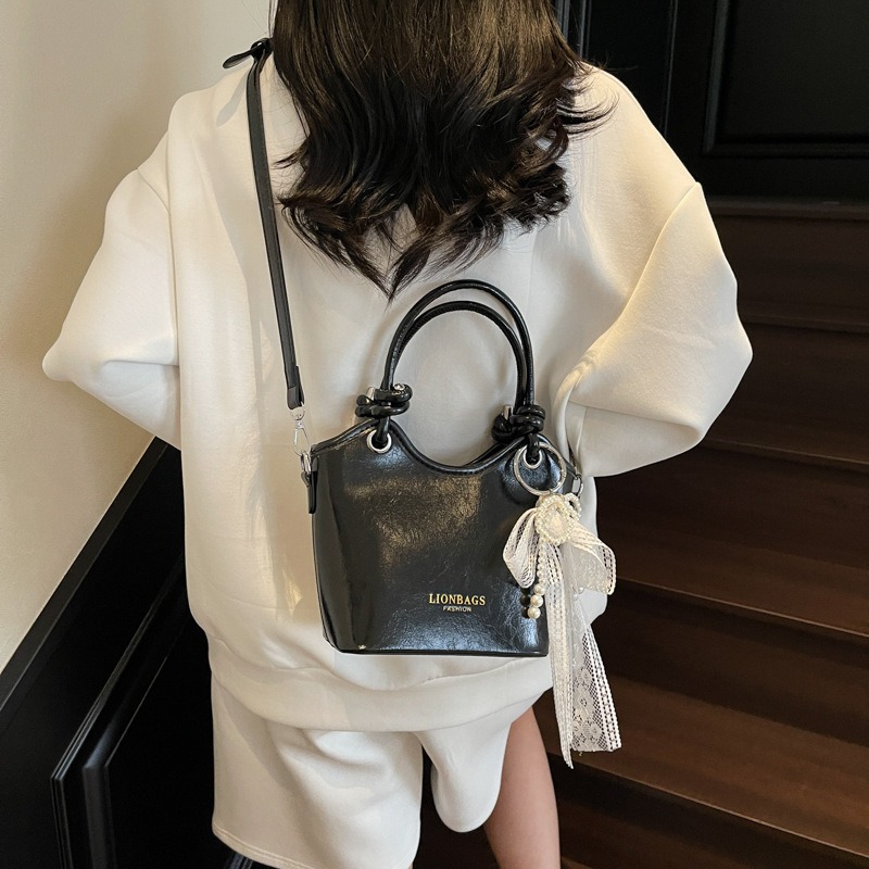 Túi Xách Xinh Xắn Đeo Chéo - Cầm Tay - tt250914