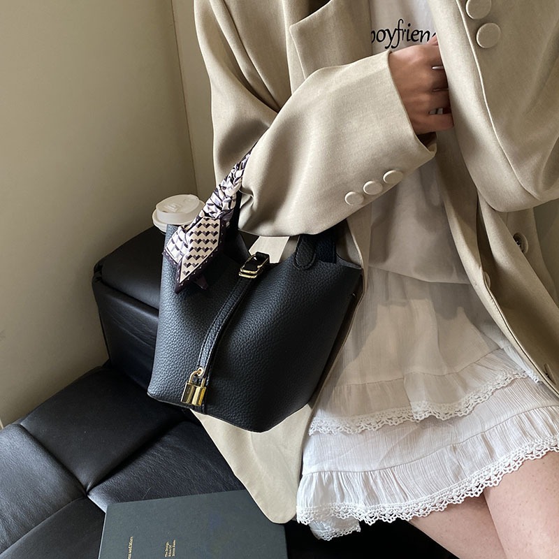 Túi Cầm Tay Dáng Màu Sắc Hot - tt250518