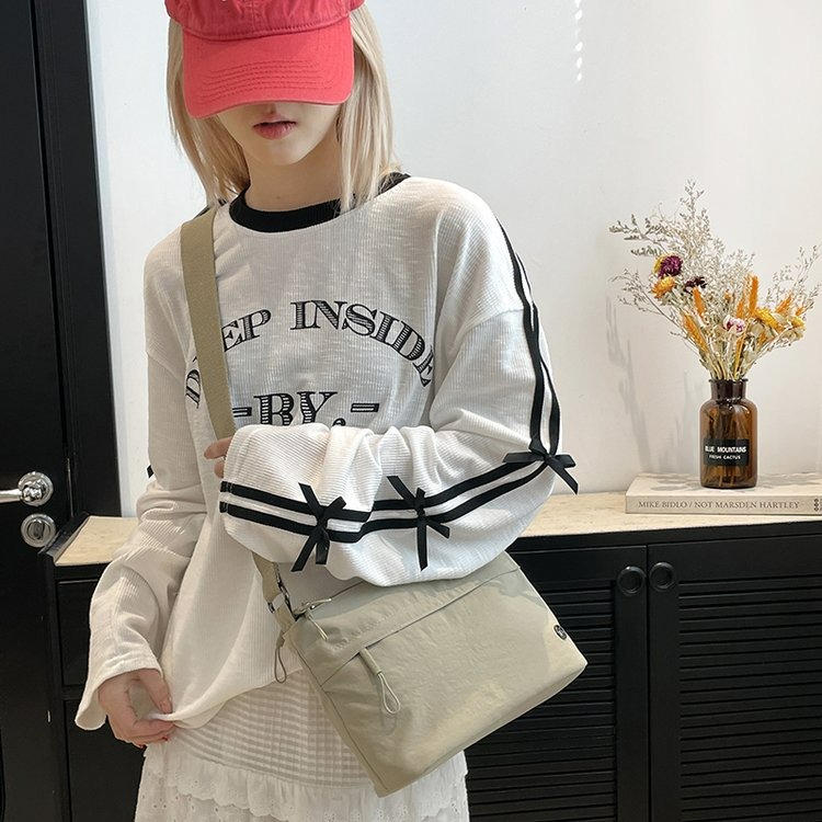 Túi Đeo Chéo Chất Dù Nhiều Ngăn Retro- tt250446