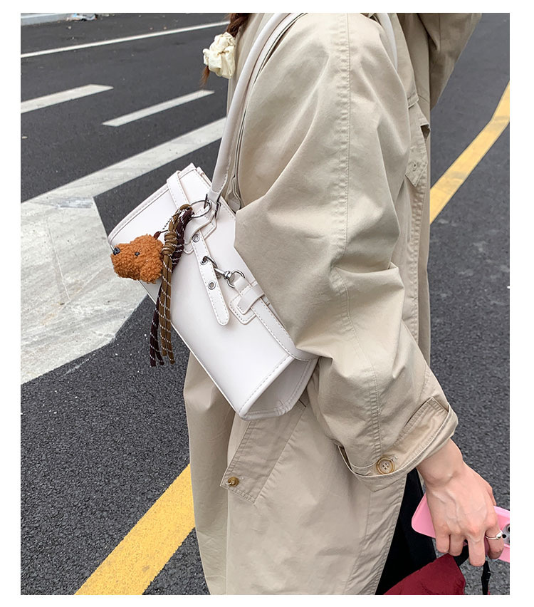 Túi Đeo Vai Kẹp Nách Kèm Charm Siêu Xinh - tt250853