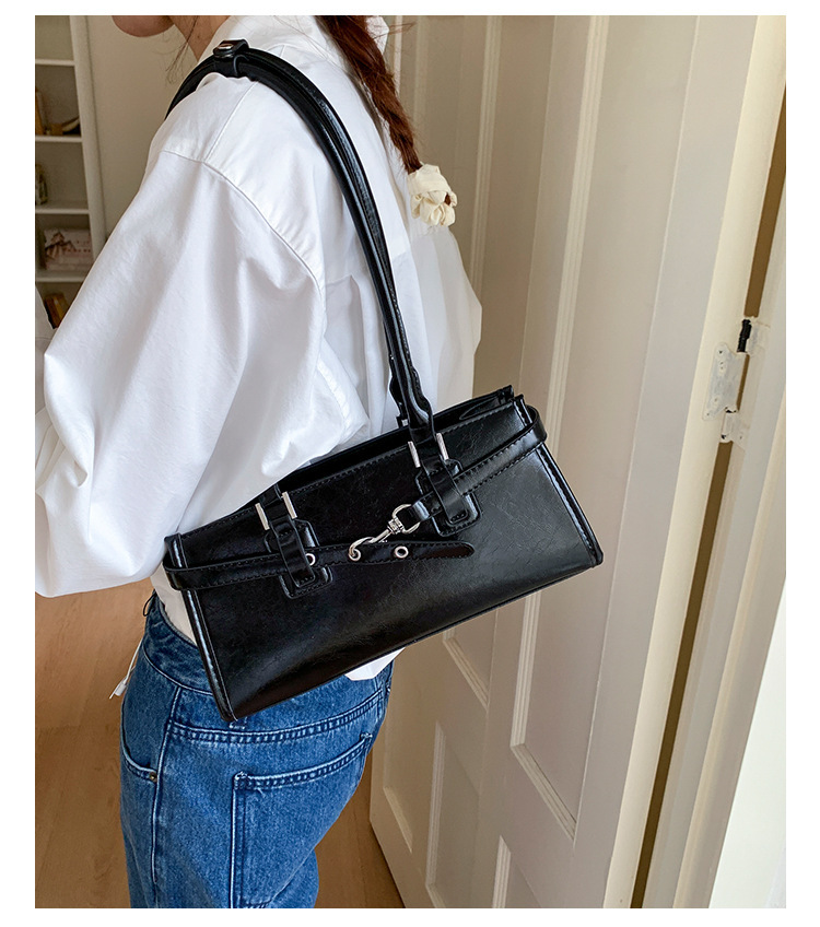 Túi Đeo Vai Kẹp Nách Kèm Charm Siêu Xinh - tt250853