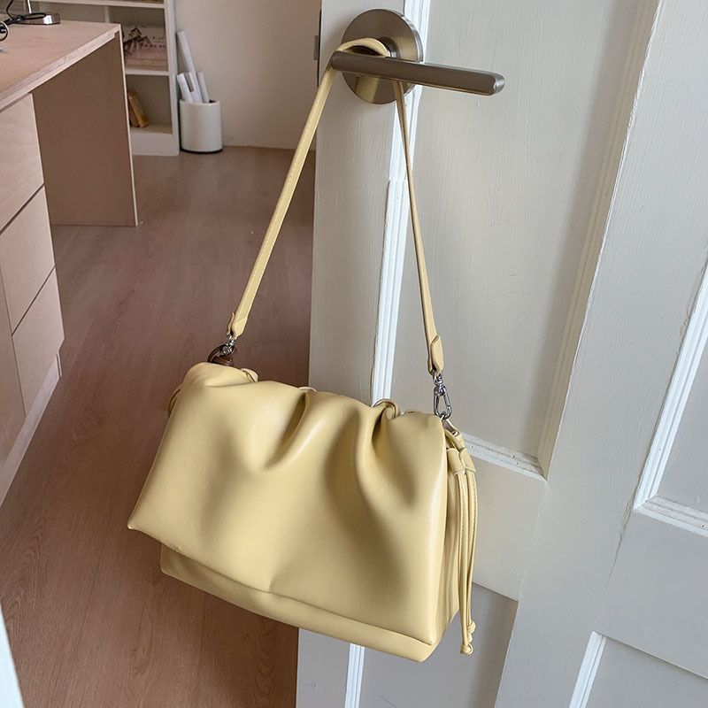 Túi Đeo Vai Đeo Chéo Hot Màu Sắc Bắt Mắt Mùa Hè - tt250815