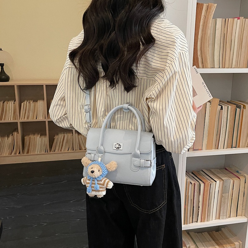 Túi Xách Size Vừa Form Đẹp Hằng Ngày - tt250343