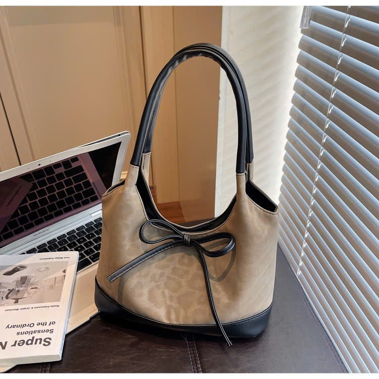 Túi Da Lộn Size Vừa Phù Hợp Đi Làm Đi Chơi - tt251073