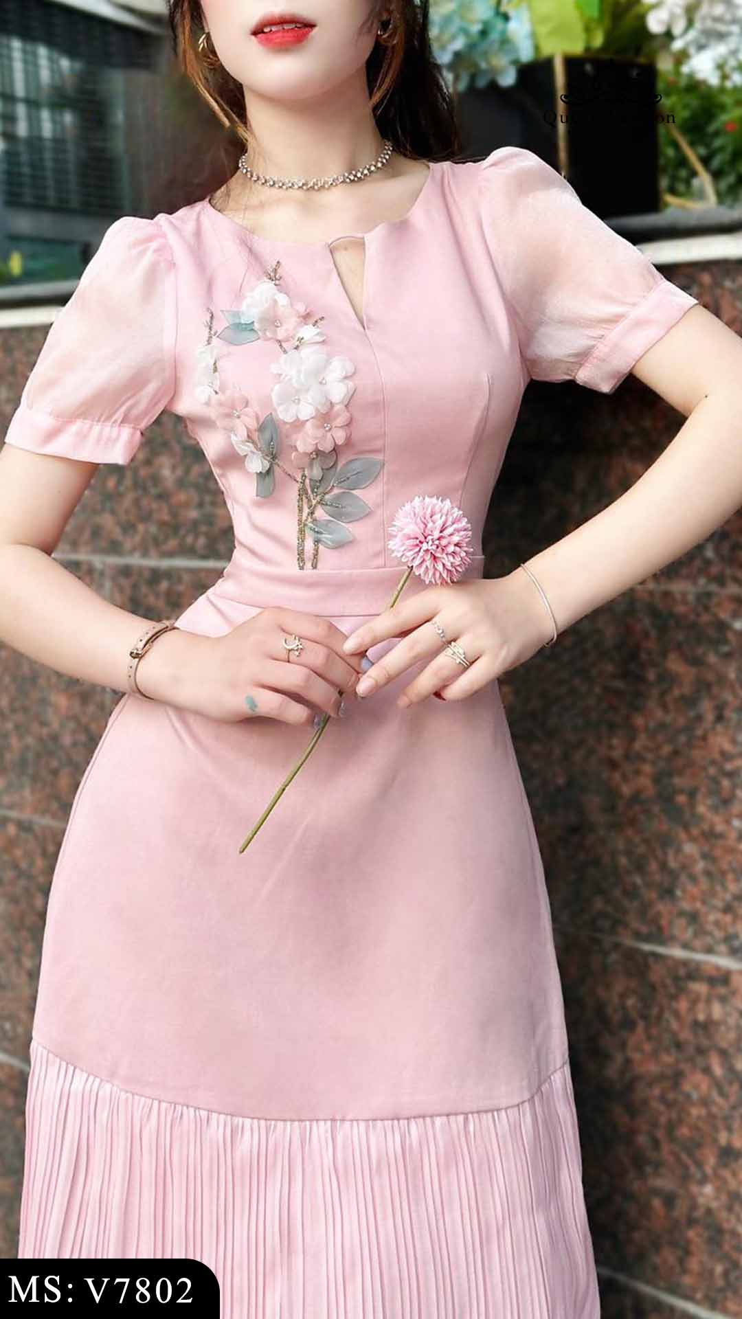 Đầm hồng dự tiệc dáng xòe cổ đính hoa HL26-16 | Thời trang công sở K&K  Fashion