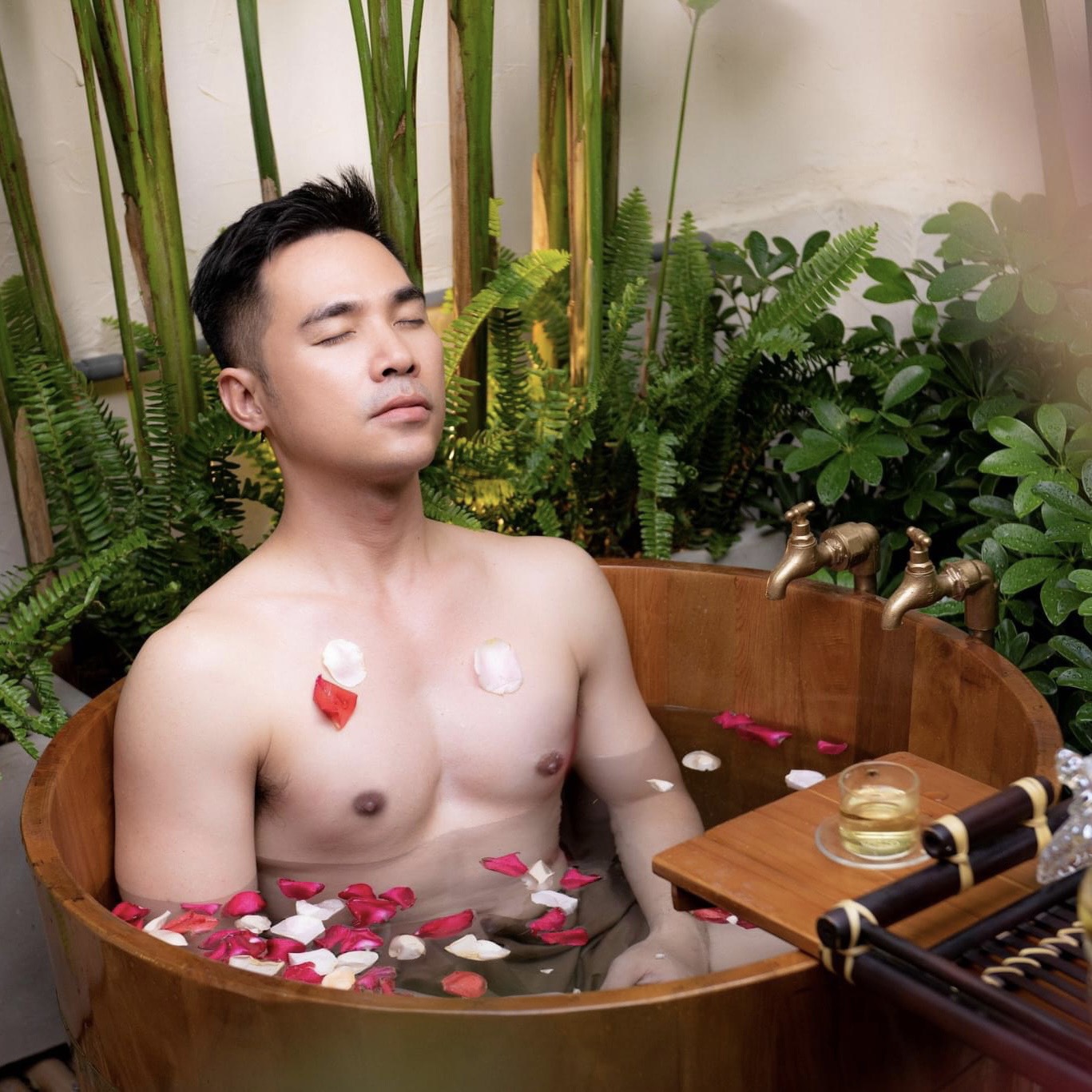 Bồn tắm tròn gỗ thông