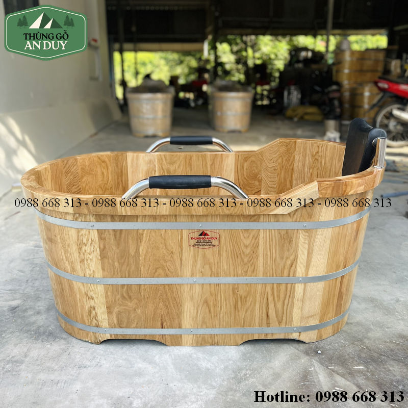 Vân gỗ tự nhiên và bề mặt hoàn thiện của bồn tắm gỗ giá rẻ